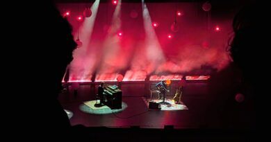 Gregory Alan Isakov à Wilfrid-Pelletier ou la magie des contrastes Gregory Alan Isakov à Wilfrid-Pelletier ou la magie des contrastes