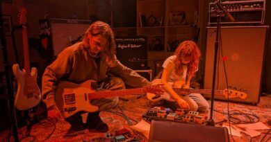 Dust Is Precious : premier jour dans l’accélérateur de curiosité Dust Is Precious : premier jour dans l’accélérateur de curiosité